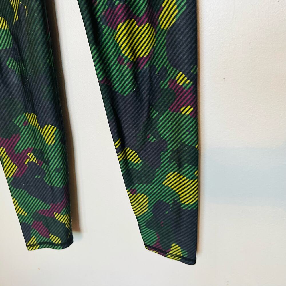 TEREZ Girls Green Striped Camo Print High-Rise Leggings Size Large - Picture 4 of 9